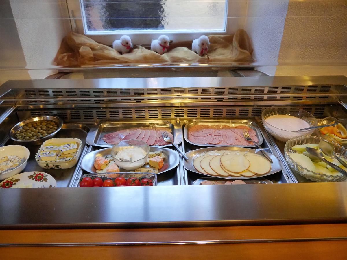 Hotel-Gasthof-Destille-Eisenbahn Mosbach  Ngoại thất bức ảnh
